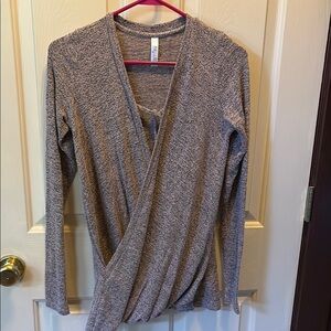 Latched Mama Gray Wrap Nursing Top sz xs